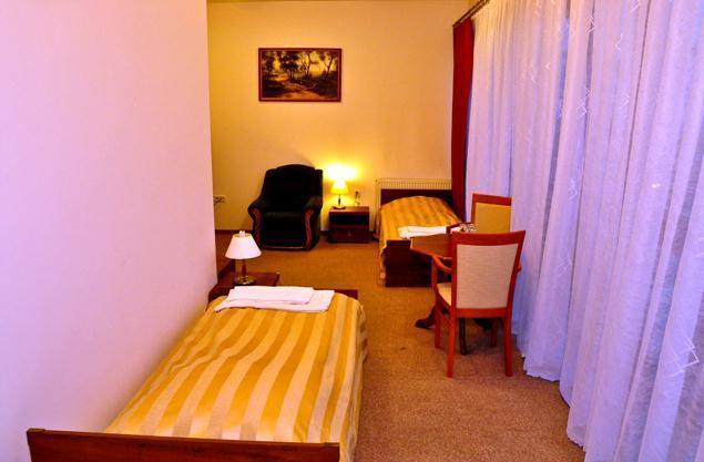 Hotel Pod Debami Terespol Quarto foto